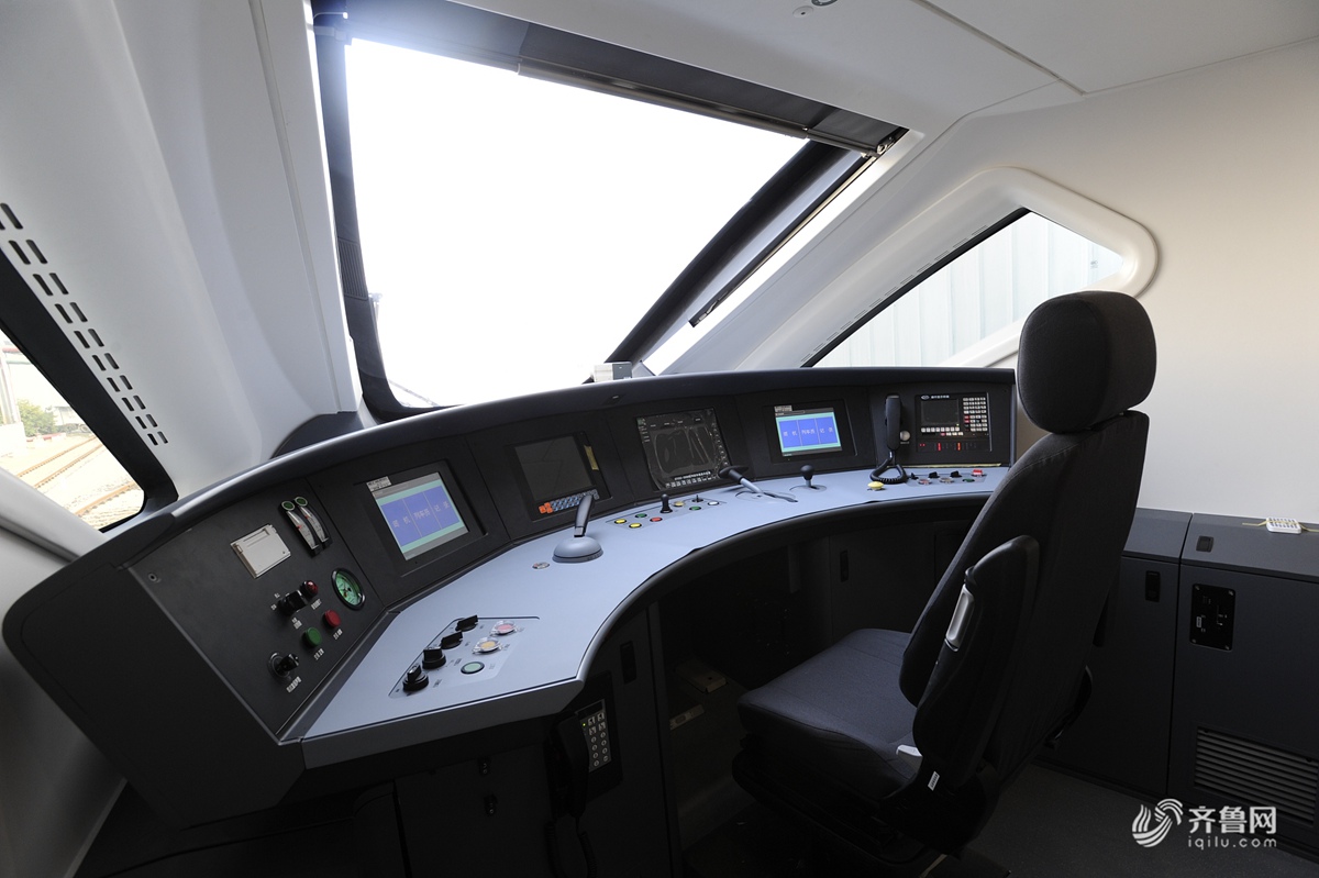 北京订制！首组CRH6A城际动车青岛下线