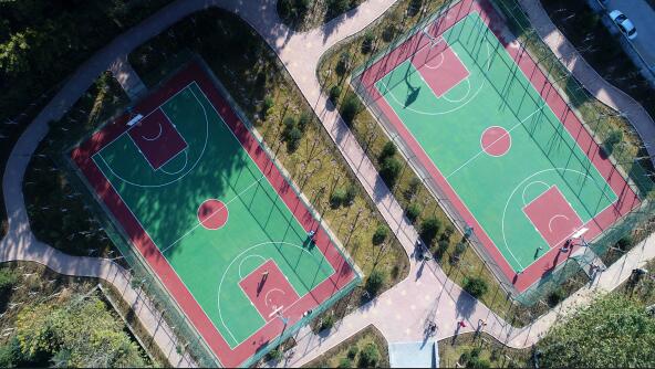 济南千平方米烧烤店变身社区健身场