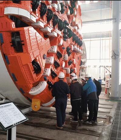 “擎天柱”济南地铁的新生力量 “开拓九号”盾构机出厂验收