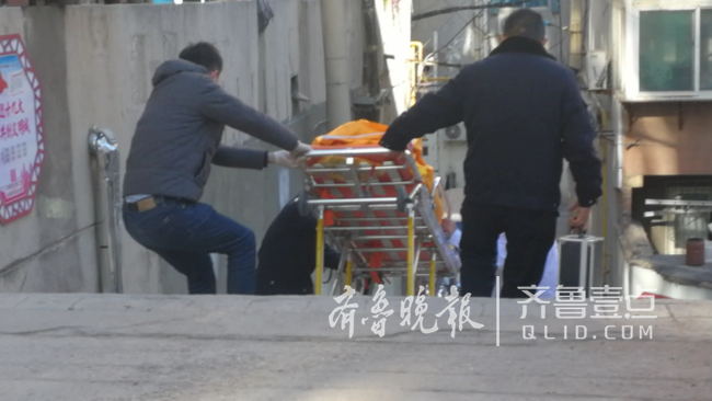 ���ϣ����Ʒ��޳����ɷ�ͱ������ 10��Ů�����ű���