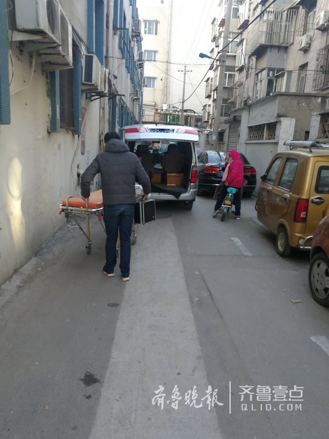 ���ϣ����Ʒ��޳����ɷ�ͱ������ 10��Ů�����ű���