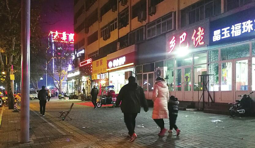 以前的烧烤街现在啥样了？ 济南烧烤业态全面向高端范儿转向