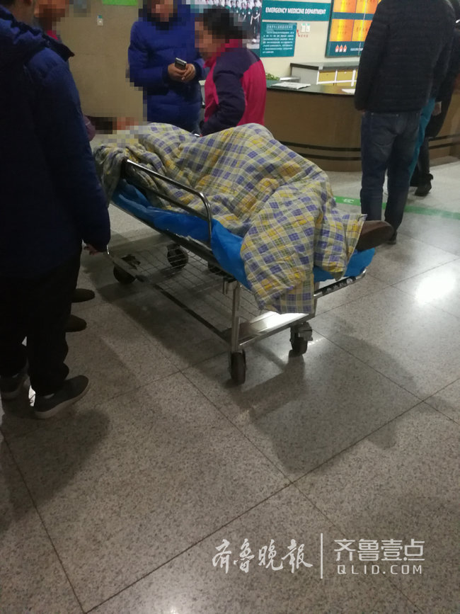 济南84岁老人疑在家自杀未遂 家属称其患有小脑萎缩