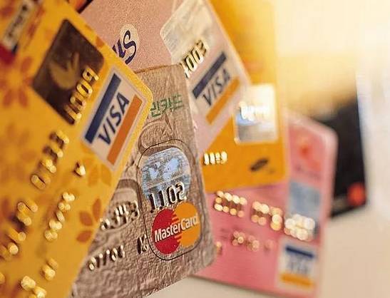 青岛海关查获跨国金融诈骗案 查千张空白信用卡