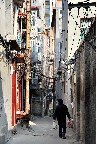 两千人村子蜗居三万租客 济南城中村违建或将被禁租