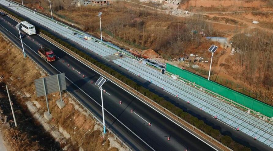 首条高速光伏公路现身济南 电动汽车的巨型“太阳能充电宝”