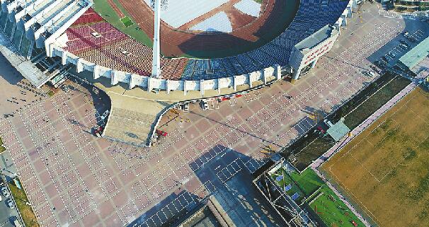 济南：省体外场停车场升级 可同时停车650辆