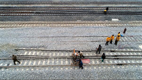 9��վ̨19����·�� �����¶�վ���������Ŧ