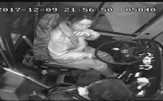 济南公交K96路女驾驶员遭男子掐脖 原因竟是