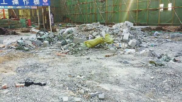 建筑垃圾不覆盖 济南美里湖俩工地被停工