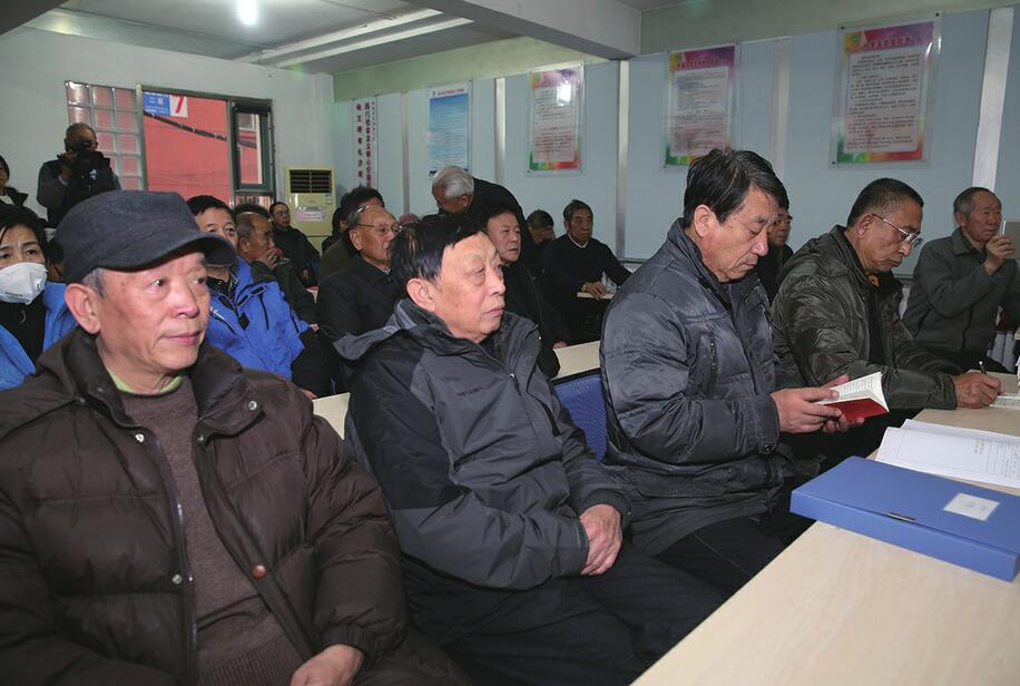 甸柳一居举行“主题党日”活动 学习陈叶翠做一名新时代合格共产党员