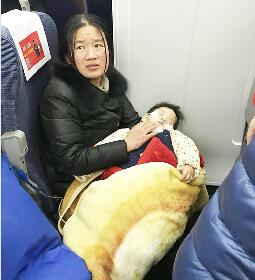 高铁上患儿昏迷不醒情况危急 济南一急诊科护士伸援手