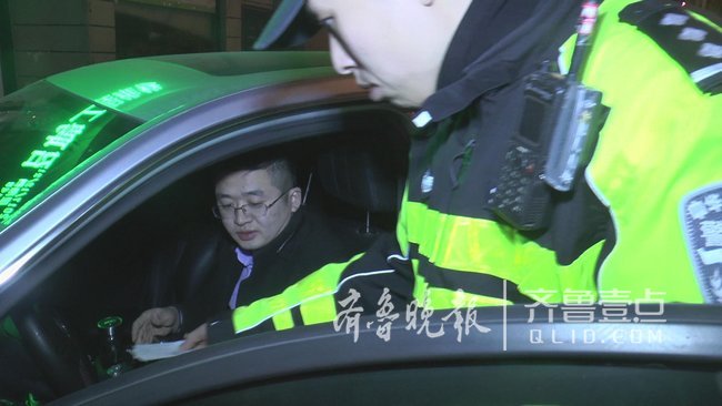 济南交警夜查酒驾 仨小时竟然逮了十个“酒司机” 