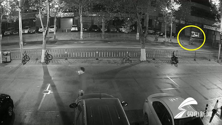 济南两醉汉微信转账抢路人350元 为庆祝唱歌花1700多