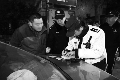 ����һ�������ҹ�����ڳ��⡡�񾯻ƺӴ���϶½�