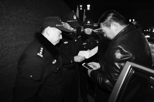 ����һ�������ҹ�����ڳ��⡡�񾯻ƺӴ���϶½�