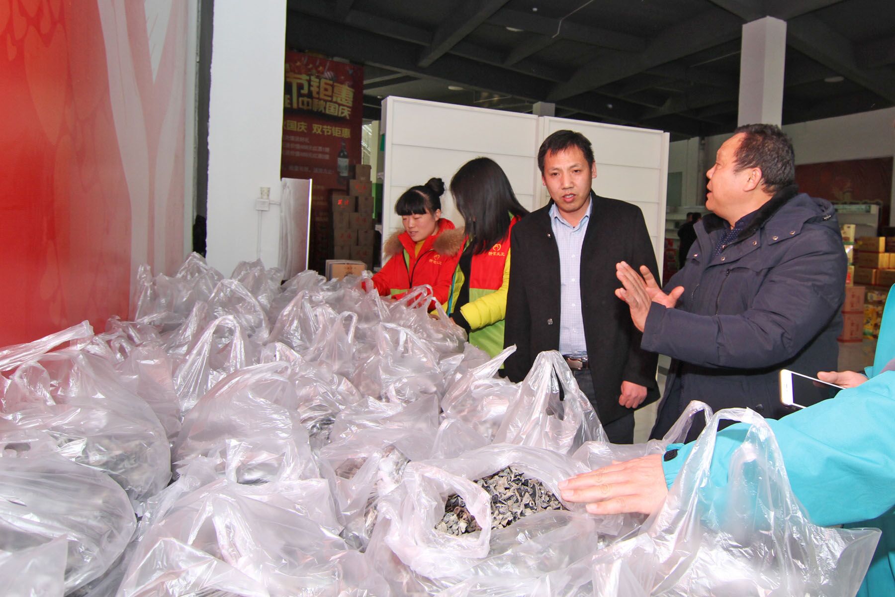 “割肝救女”手术临近 爱心涌向莒南独臂爸爸