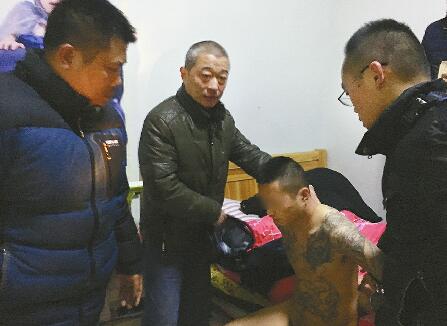 济南：放出高利贷没收回 业务员被老板扎死