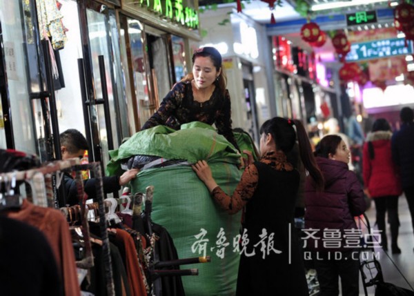 不等不靠的女汉子 来看济南泺口服装市场的“新零售”