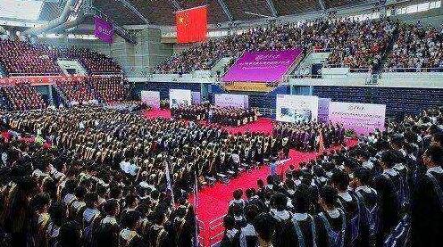 清华一外语系学生论文出色却被质疑抄袭 校方：已向其致歉