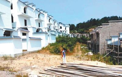 财房两空!湖北养老公寓烂尾 1000多位预定床位的老人定金拿不回