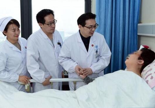 生命奇迹!女强人成植物人1年半后被唤醒 醒来后变温柔会撒娇