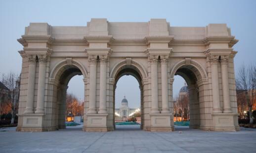 奢华!一高校花300万建凯旋门 校园像宫殿华丽丽的欧式建筑