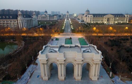 奢华!一高校花300万建凯旋门 校园像宫殿华丽丽的欧式建筑