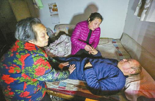 夫妻俩扛起“特殊”六口之家 不觉负担还为山区孩子献爱心