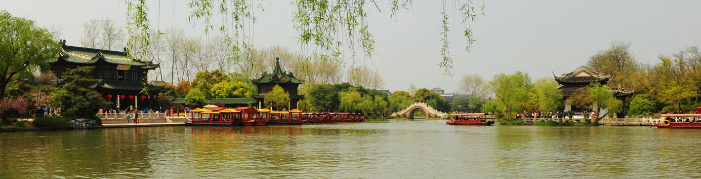 摄影家镜头里的时代记忆 董玉庆:用相机定格晨光暮色、喜怒哀乐