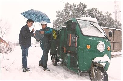 近年少见大雪中 那一幅幅动人的剪影