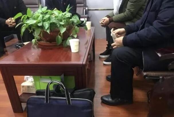 直击：一名基层干部的“自首”全记录