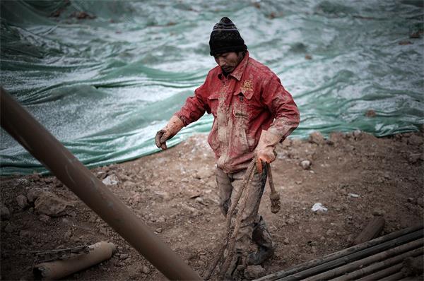 济南：城市建设先遣队 三九天夜宿街头