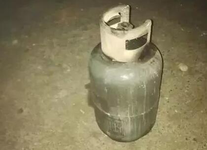 ���ӽ�ǰŮ�Ѹ��׷�ʬ ��ʧ��Ů���ֳ���ҹ��ը��