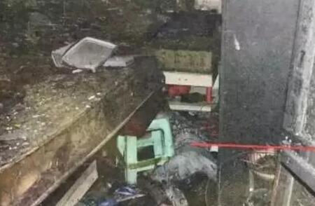 男子将前女友父亲分尸 带失足女到现场过夜后炸毁