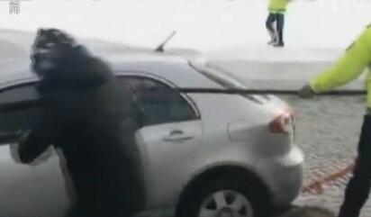 �Ĵ����Ӳ���Ǽ��������һ�γ��෭������� ˾����Ա�ѳ���