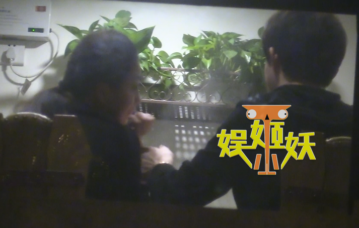 靠头杀!李云迪恋情疑似曝光妹子超正 