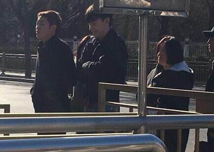 春晚语言类四审 贾乃亮低调现身审查现场李成儒、杨紫等均到场