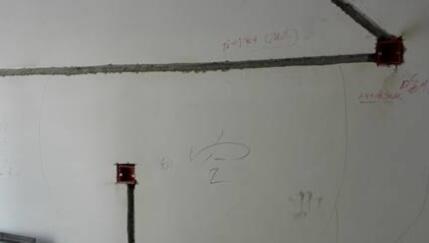 济南保利中心华府一新房业主收房半月遇墙壁空鼓