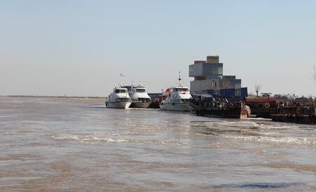 山东黄河淌凌下游凌情发展迅速 防凌工作积极展开