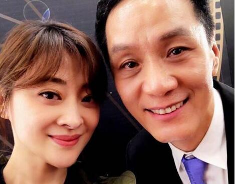 回忆杀!梅婷晒合影冯远征互动有爱 