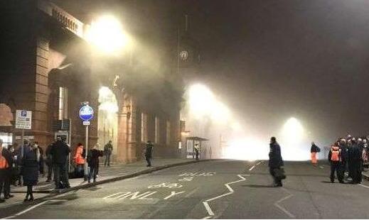 英火车站发生大火所有进出站火车临时取消 10辆消防车参与救火