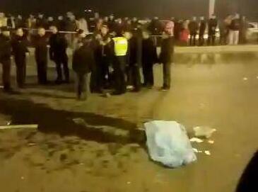 劳斯莱斯撞死路人两人横尸当场 司机是否酒驾仍在检测