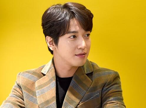 男星博士考试违规疑为郑容和 考试过程中存在涉嫌业务妨碍罪