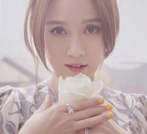 黑料!陈乔恩站太久怒骂三个字还当众丢高跟 让律师伴郎超傻眼