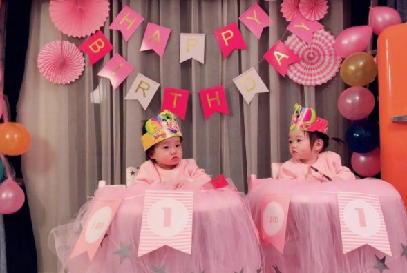 杨威双胞胎女庆生 一家五口粘贴复制基因强大温馨有爱幸福美满