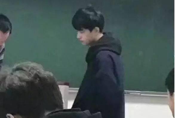 帅到爆!现实版何以琛 90后湖南大学副教授上演侧颜杀刷屏