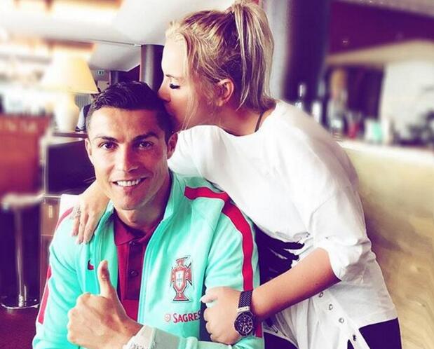 姐姐发文致敬C罗霸气侧漏:弟弟还没老 他会用表现击碎质疑