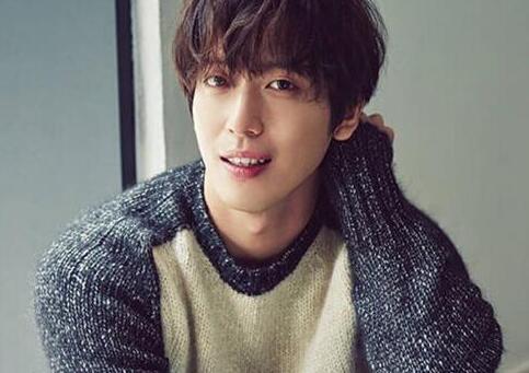 男星博士考试违规大反转?庆熙大学回应:有对郑容和进行个别面试 -