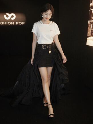 女神张俪少女装亮相 又酷又甜周身散发着元气治愈的少女能量